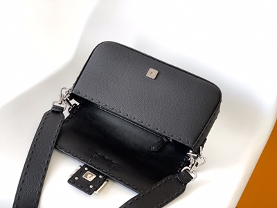 フェンディバッグ細部ディテール